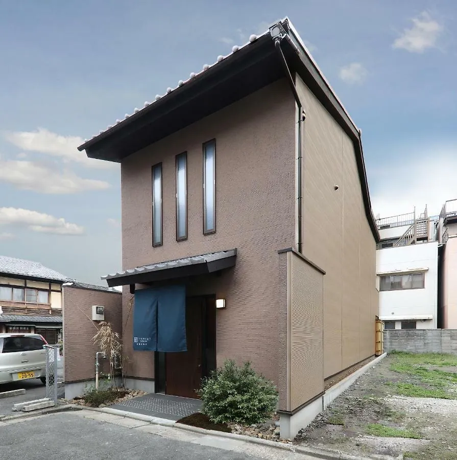 Kanade Kyoto-Hachijoguchi Apartment